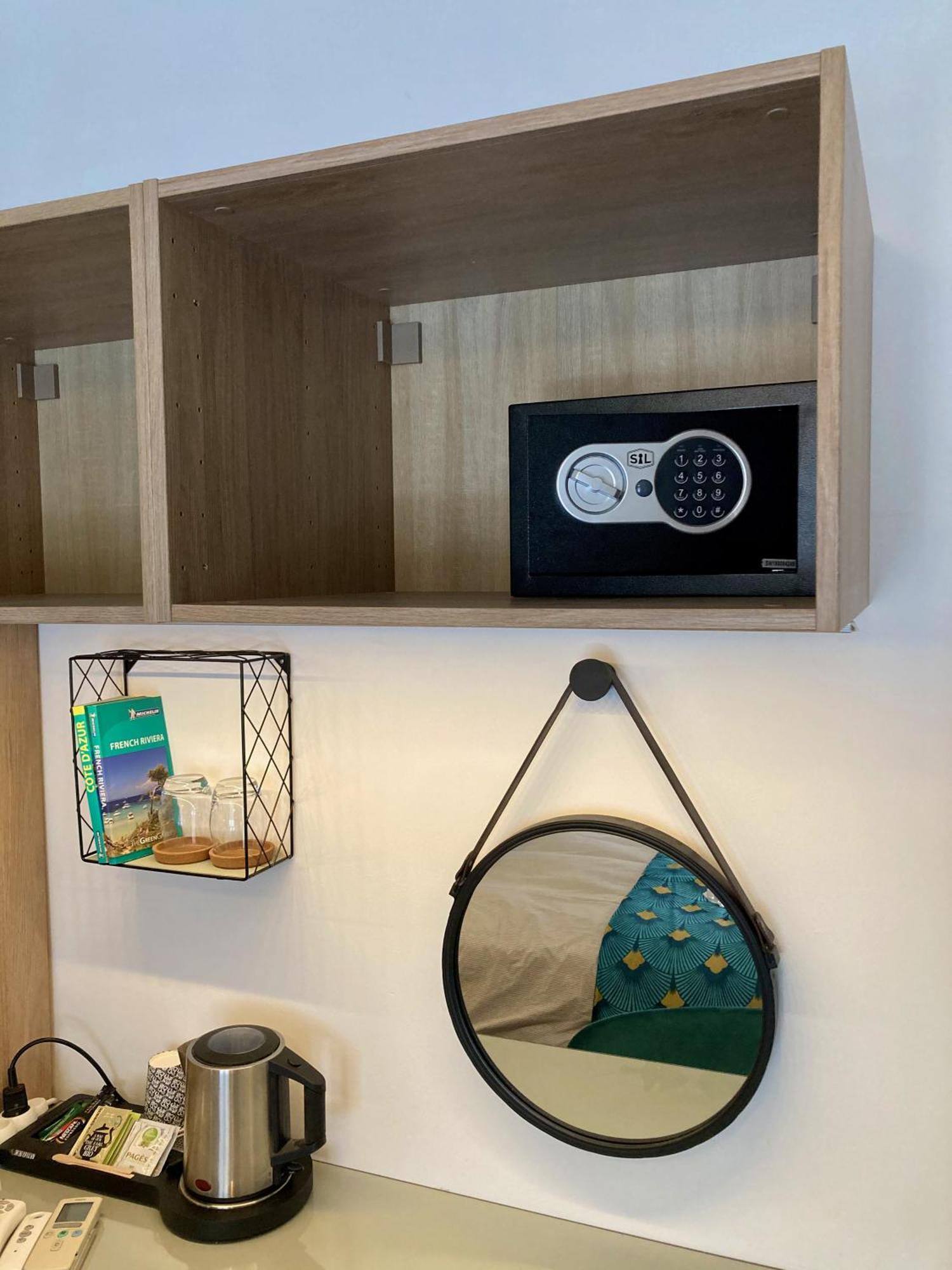 Cannes City B&B Bilik gambar
